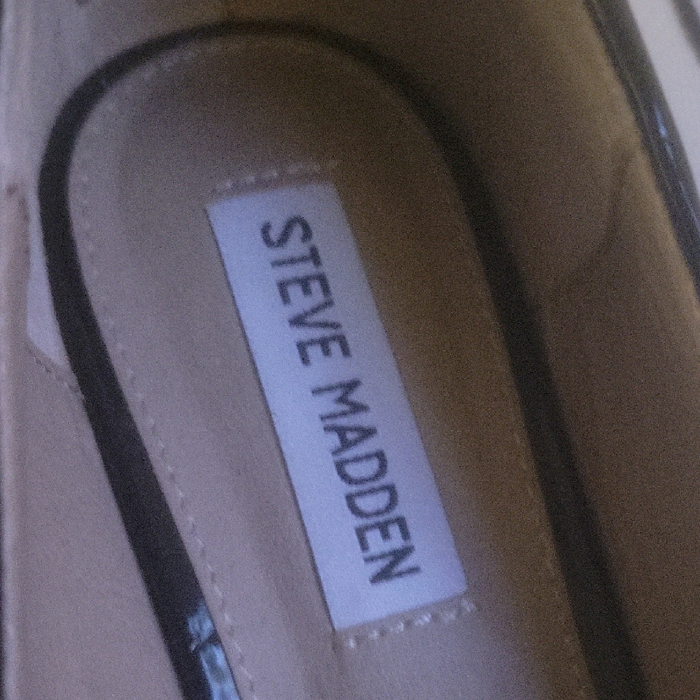 Steve Madden Pattent Leather Womens Loafers - Picture 3 of 4